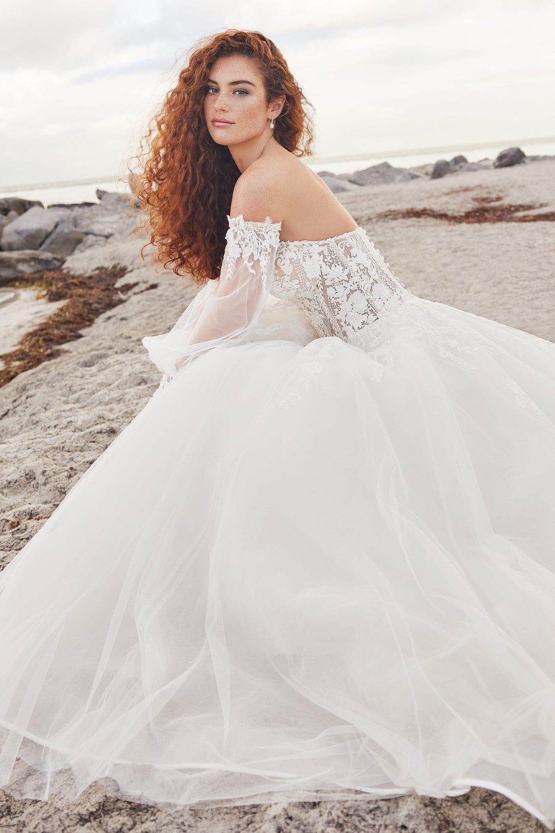 Martin Thornburg: MT3207 - Cameo Camellia Wedding Gown | Bridal Store | Wedding Dresses in Toronto Martin Thornburg: MT3207 - Cameo Camellia Wedding Gown | Bridal Store | Wedding Dresses in Toronto