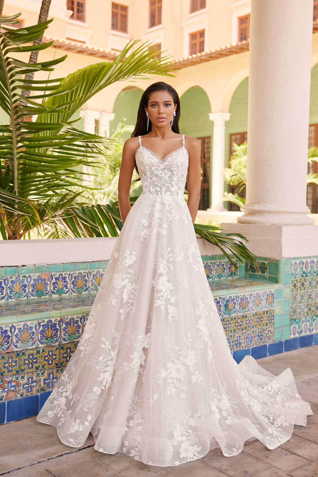 White Wedding Wedding Dresses With Floral Detail 900+ Applique Ideas To Save Today Wedding Dresses, White Wedding Wedding Dresses With Floral Detail 900+ Applique Ideas To Save Today Wedding Dresses,