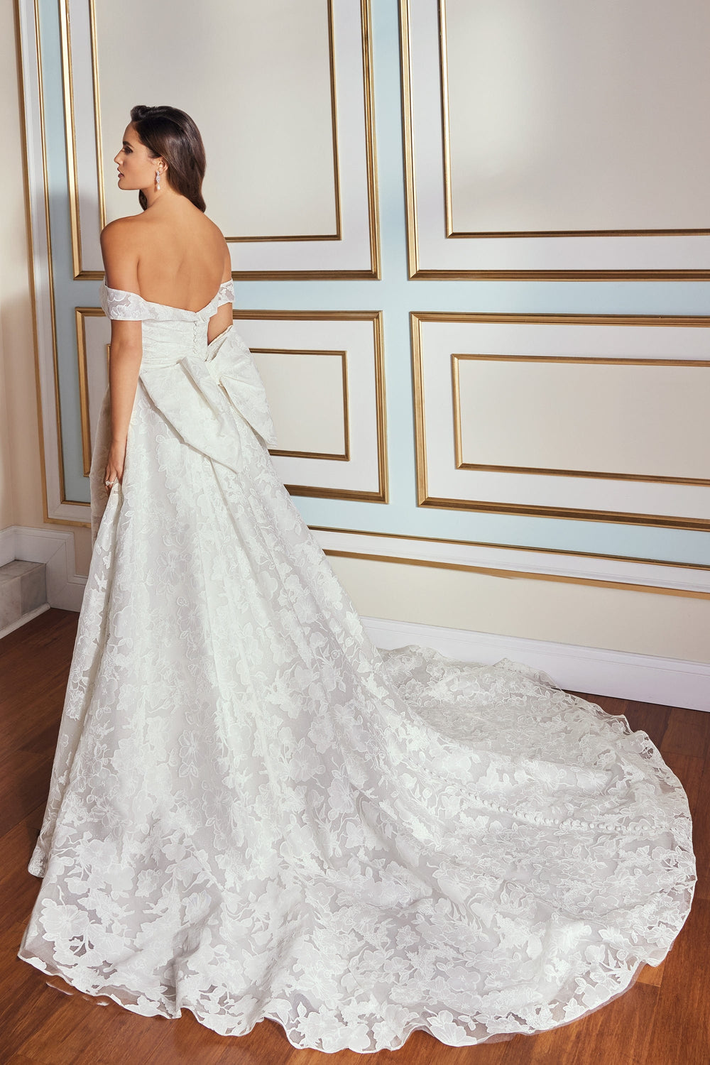 Martin Thornburg Wedding Dress Martin Thornburg: MT5113 - Gazelle