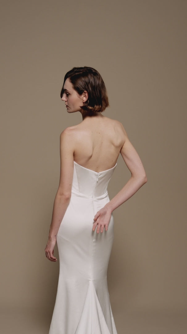 La Premiere: Cypress