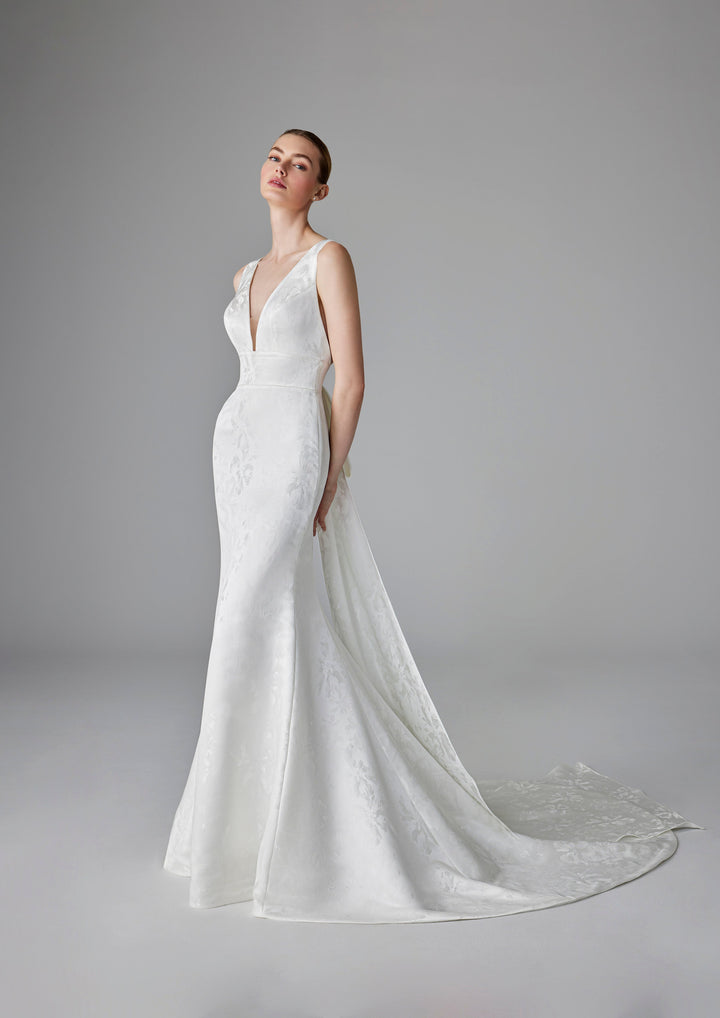 Pronovias Charline fitted wedding dress with v-neckline and low back front view
