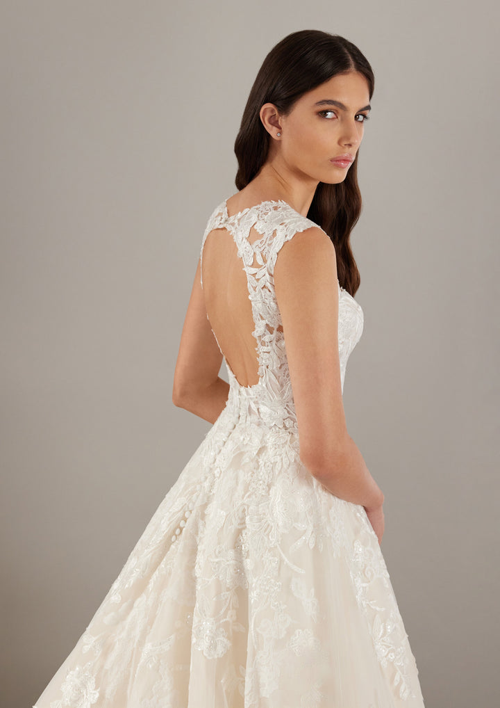 Pronovias Ever lace wedding dress with sweetheart neckline and keyhole back details view