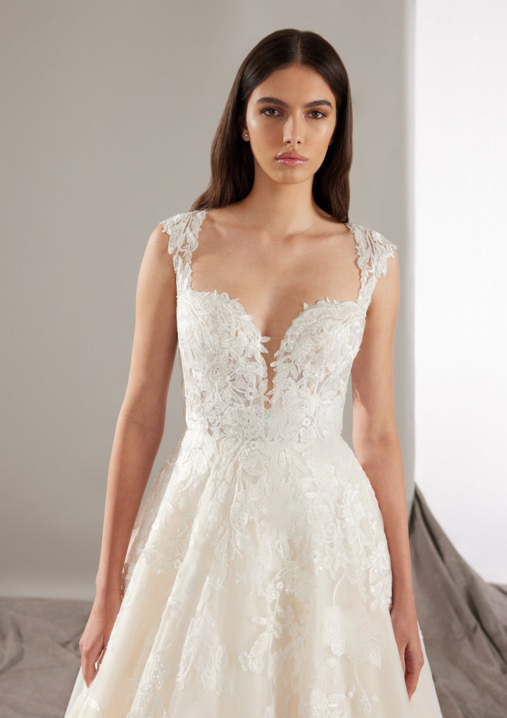 Pronovias Ever lace wedding dress with sweetheart neckline and keyhole back front details view