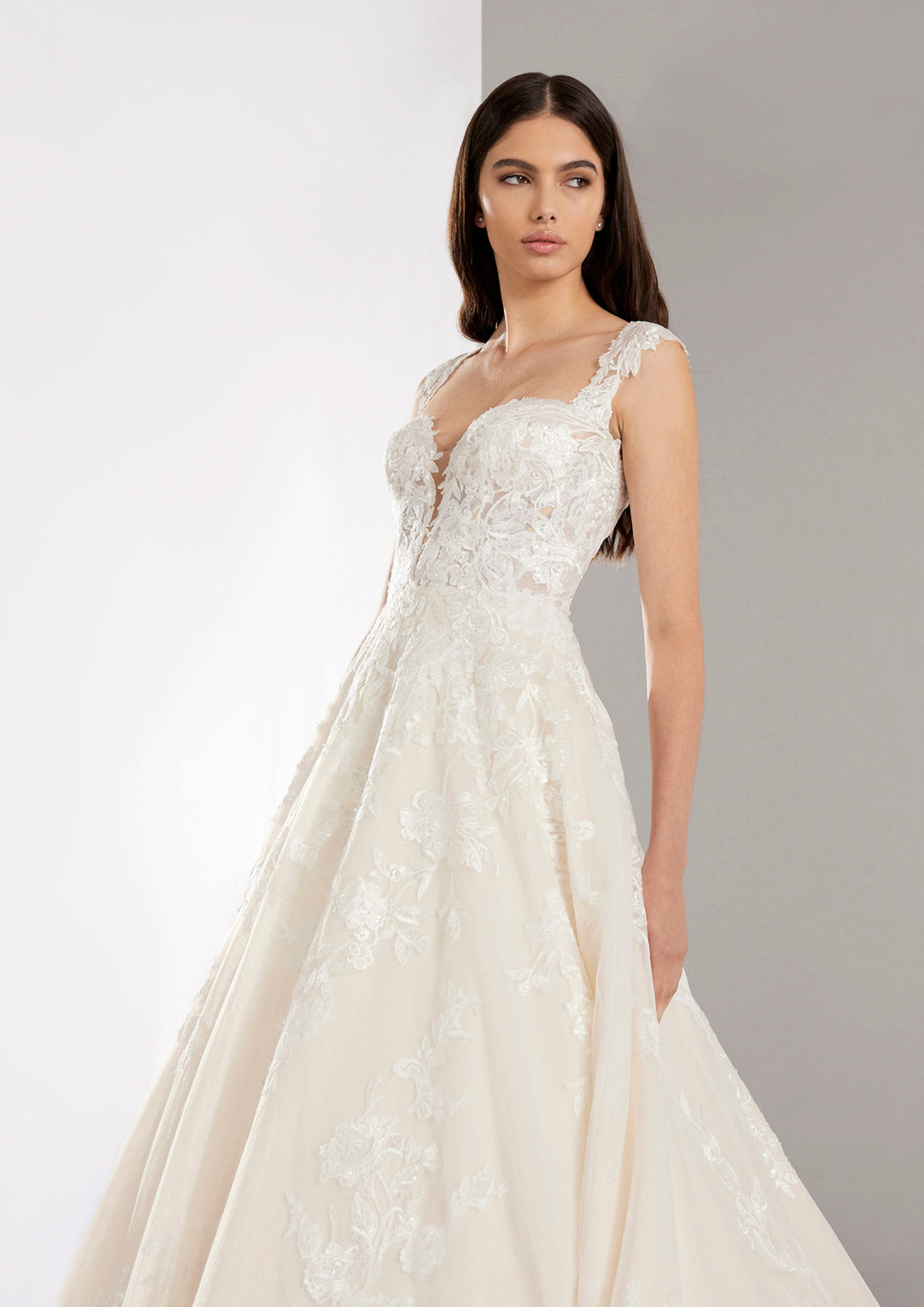 Pronovias Ever lace wedding dress with sweetheart neckline and keyhole back side view