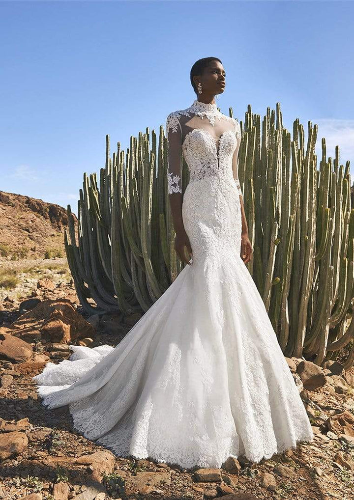 Pronovias Fingal sample sale lace mermaid wedding dress with longsleeves front view