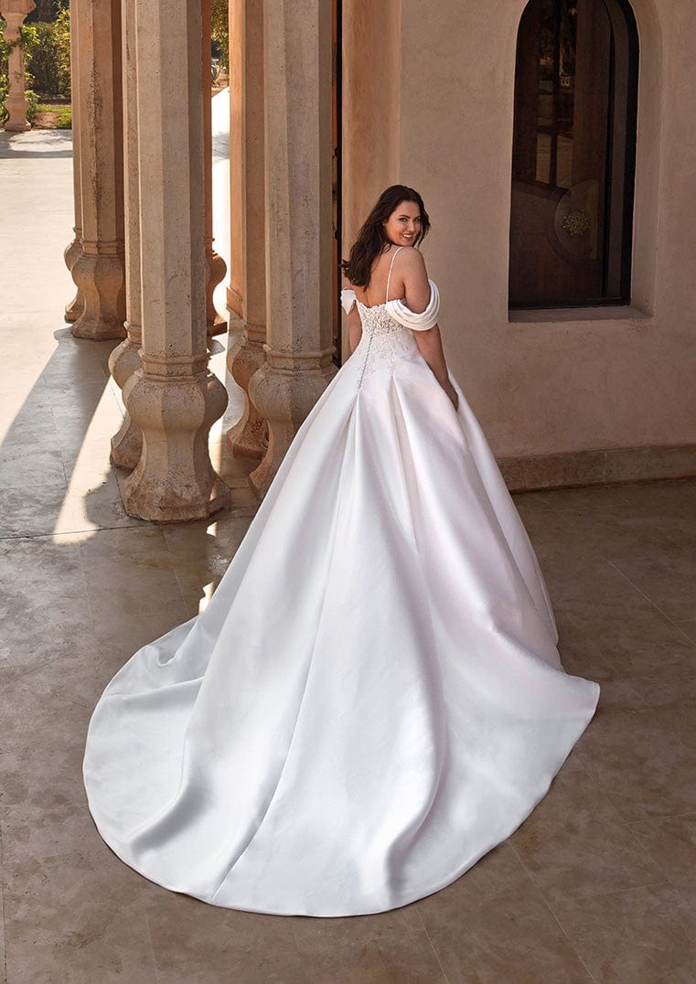 Pronovias Wedding Dress Pronovias: Gallya