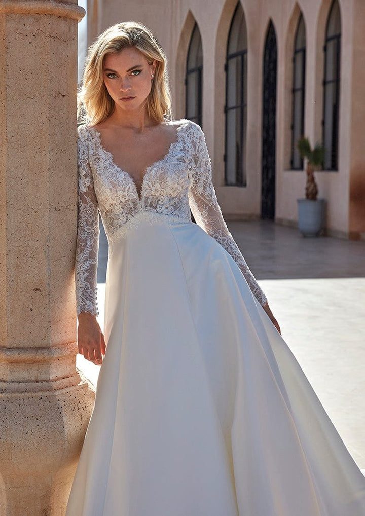 Pronovias Wedding Dress Pronovias: Laki