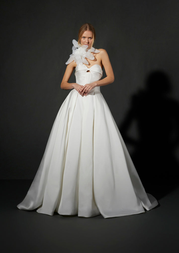 Vera Wang Emile sample sale aline mikado wedding dress sweetheart neckline front view