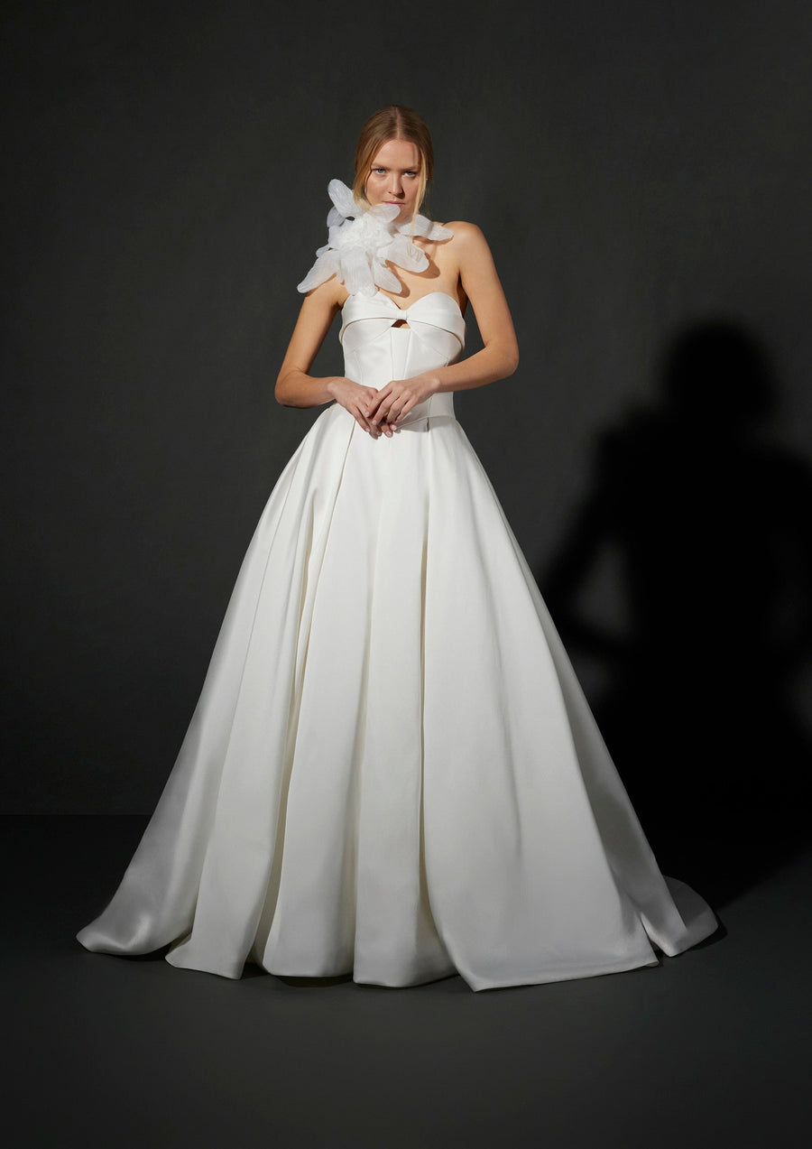 Vera Wang Emile sample sale aline mikado wedding dress sweetheart neckline front view