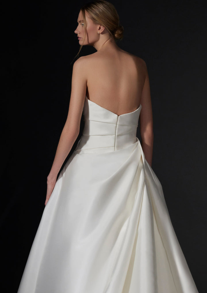 Vera Wang Jadeau sample sale wedding dress strapless aline mikado fabric back view