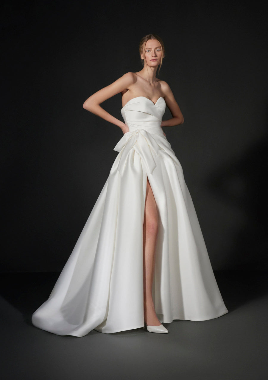 Vera Wang Jadeau sample sale wedding dress strapless aline with slit and bow front view