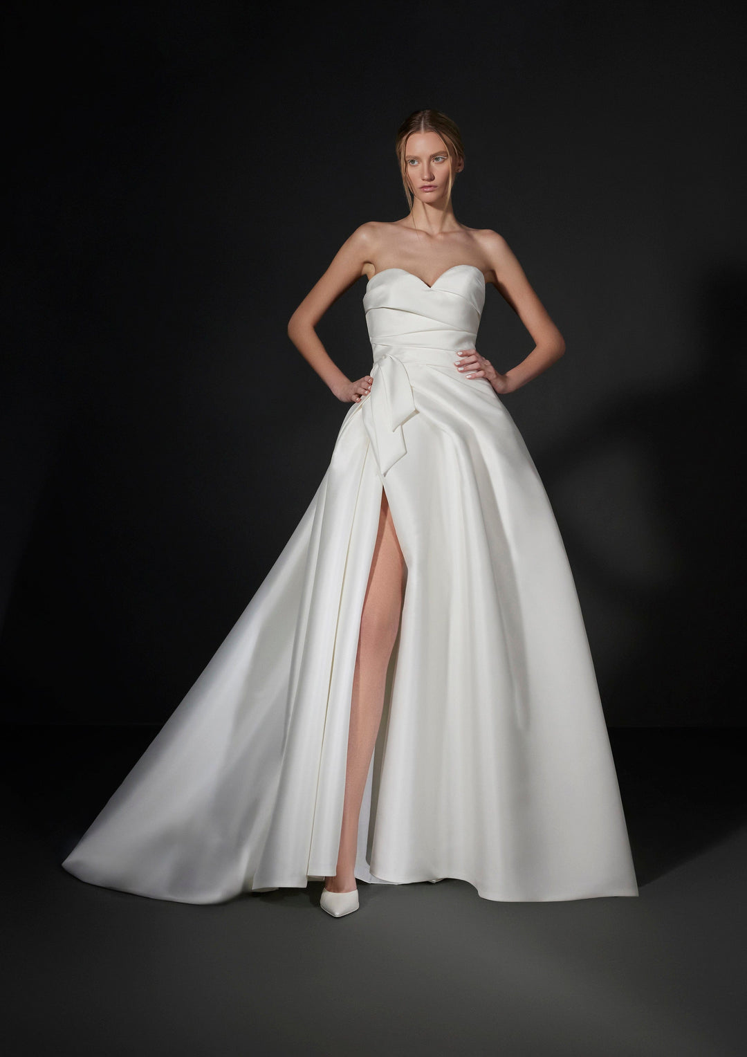 Vera Wang Jadeau sample sale wedding dress strapless aline with slit front view