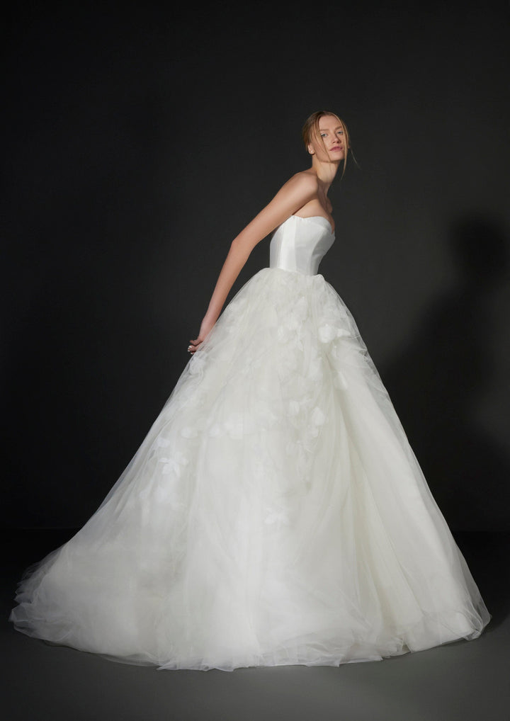 Vera Wang Wedding Dress Vera Wang: Aleu