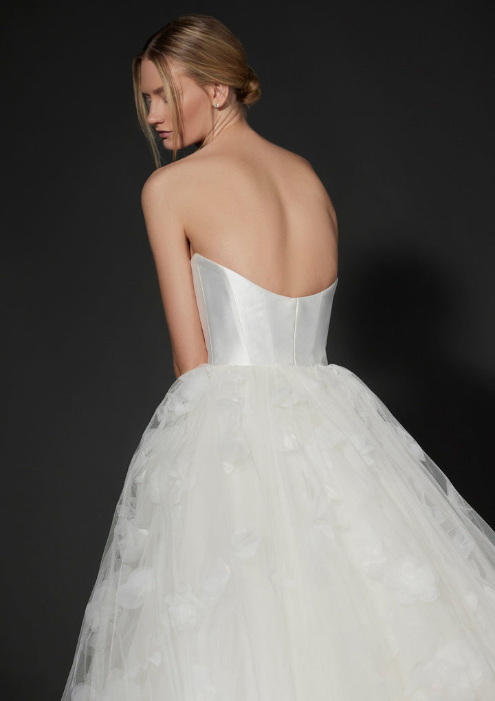 Vera Wang Wedding Dress Vera Wang: Aleu