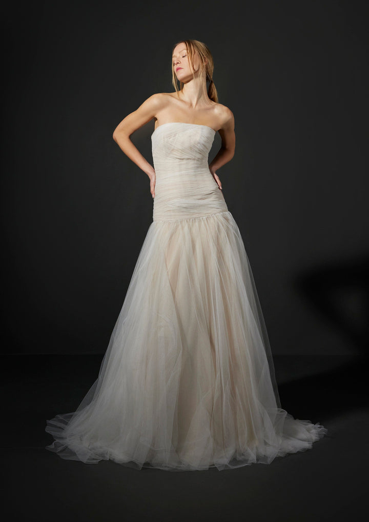 Vera Wang: Aloue Camellia Wedding Gown | Bridal Store | Wedding Dresses in Toronto Vera Wang: Aloue Camellia Wedding Gown | Bridal Store | Wedding Dresses in Toronto