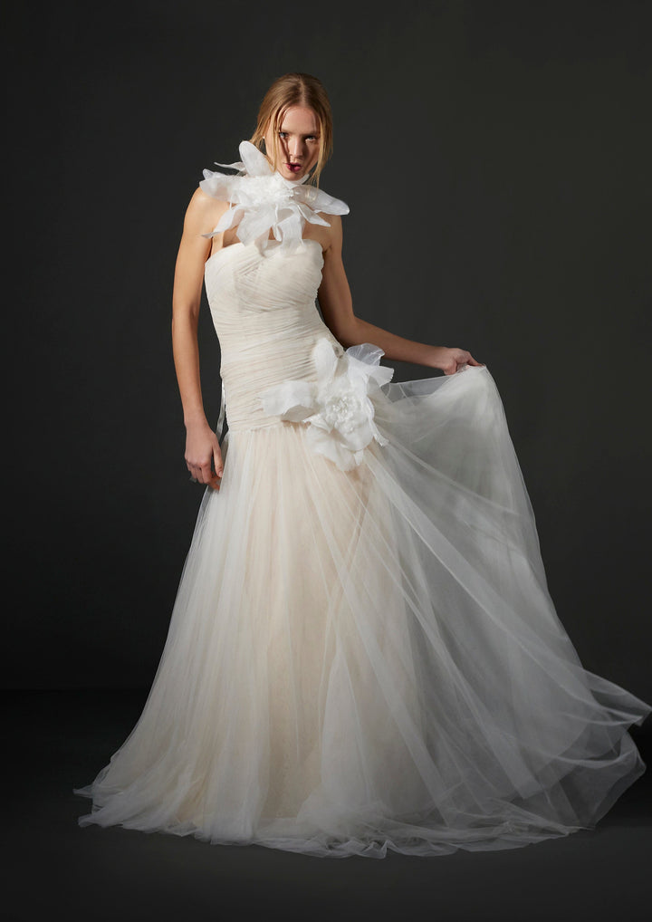 Vera Wang: Aloue Camellia Wedding Gown | Bridal Store | Wedding Dresses in Toronto Vera Wang: Aloue Camellia Wedding Gown | Bridal Store | Wedding Dresses in Toronto