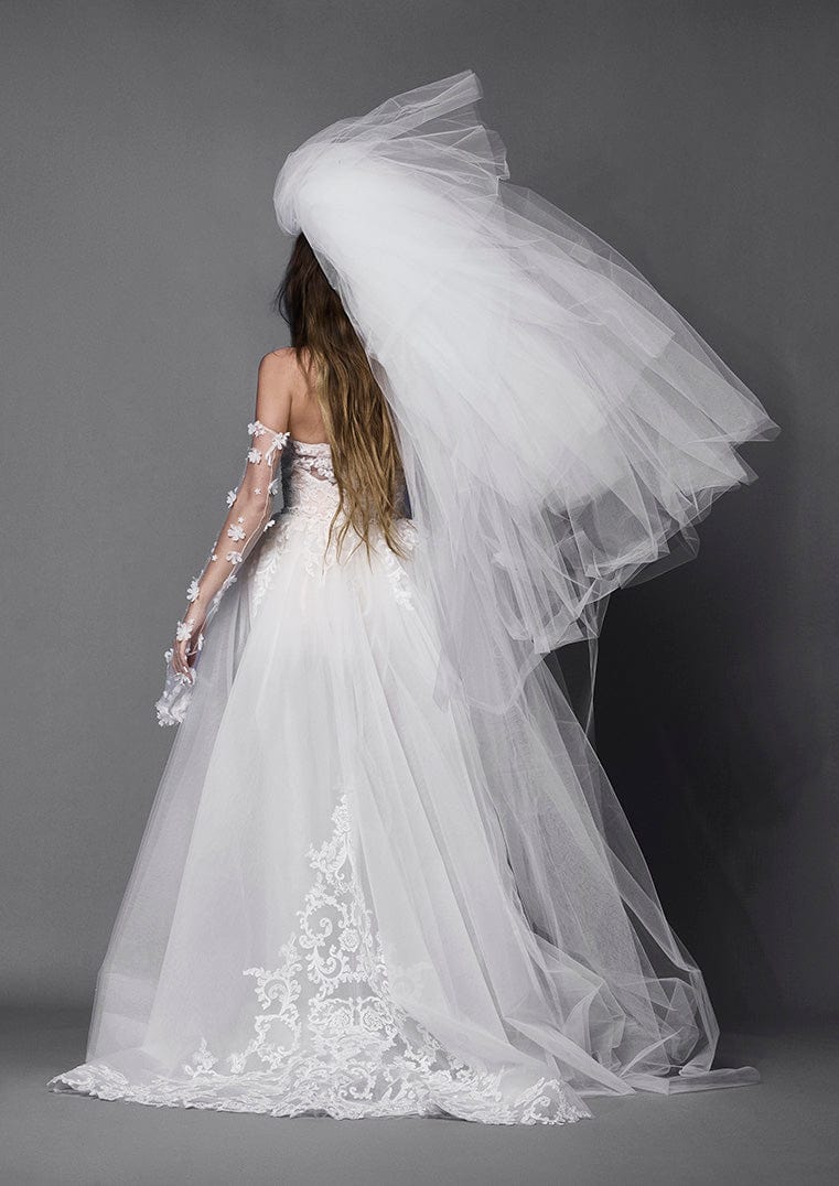 white by vera wang lace and beads wedding dress White by Vera Wang Lace and Tulle Wedding Dress