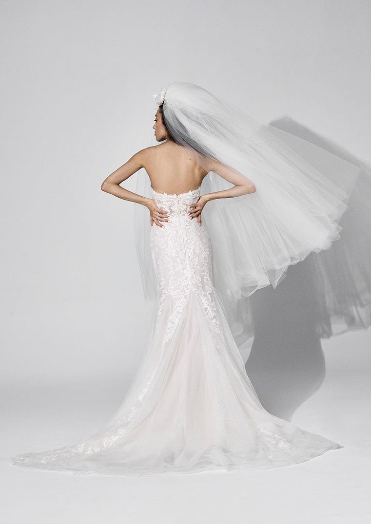 Vera Wang: Daza – Camellia Wedding Gown | Bridal Store | Wedding