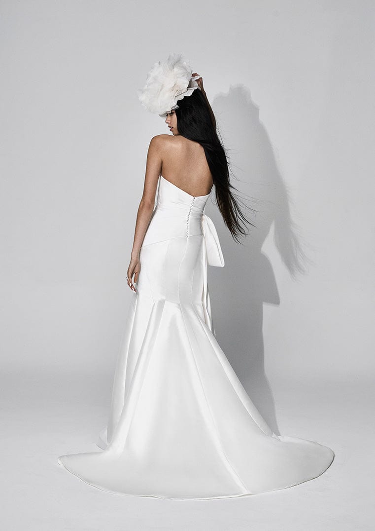 vera wang open back wedding dress vera wang dresses Used Vera Wang Kendall Wedding Dress