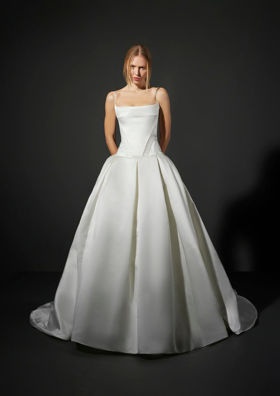 vera wang bridal dress cost ($2500 Vera Wang Bride Monique -