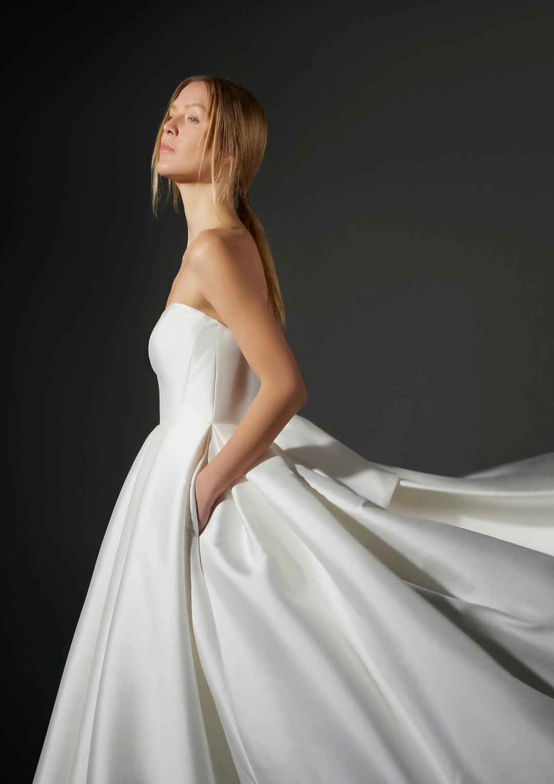 vera wang silk wedding dress Vera Wang 2004 Strapless Silk Wedding Gown with Pale Pink detachable Bow