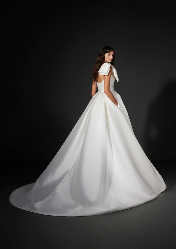 Vera Wang Wedding Dress Vera Wang: Vera Wang: Mira