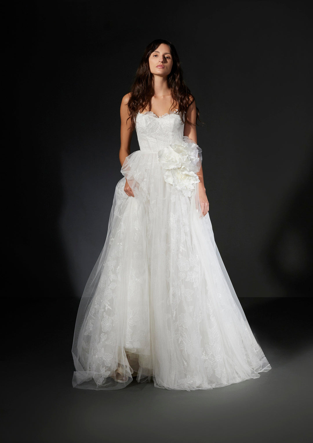 Vera Wang Wedding Dress Vera Wang: Vera Wang: Val