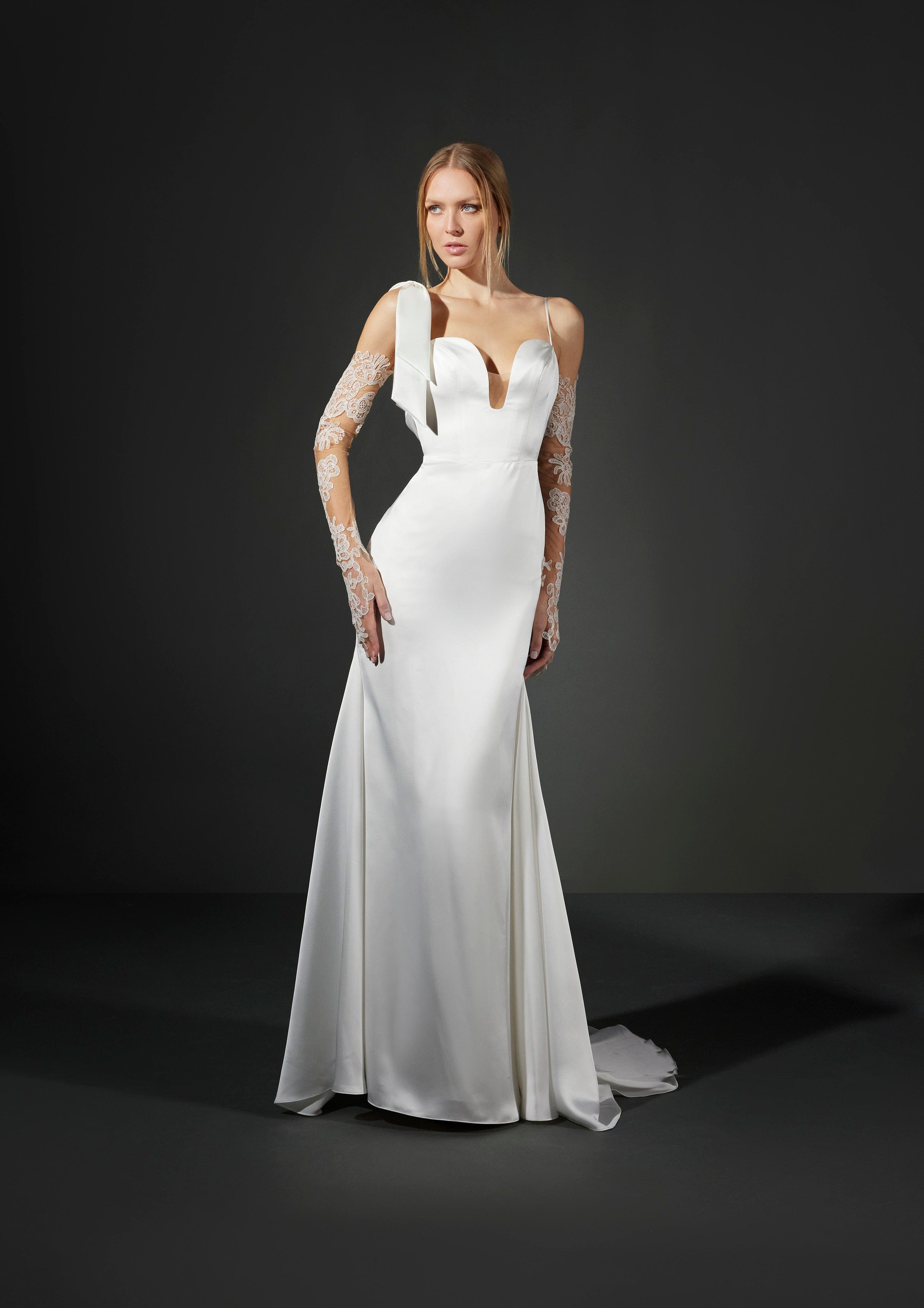 Vera Wang: Zelie – Camellia Wedding Gown | Bridal Store | Wedding