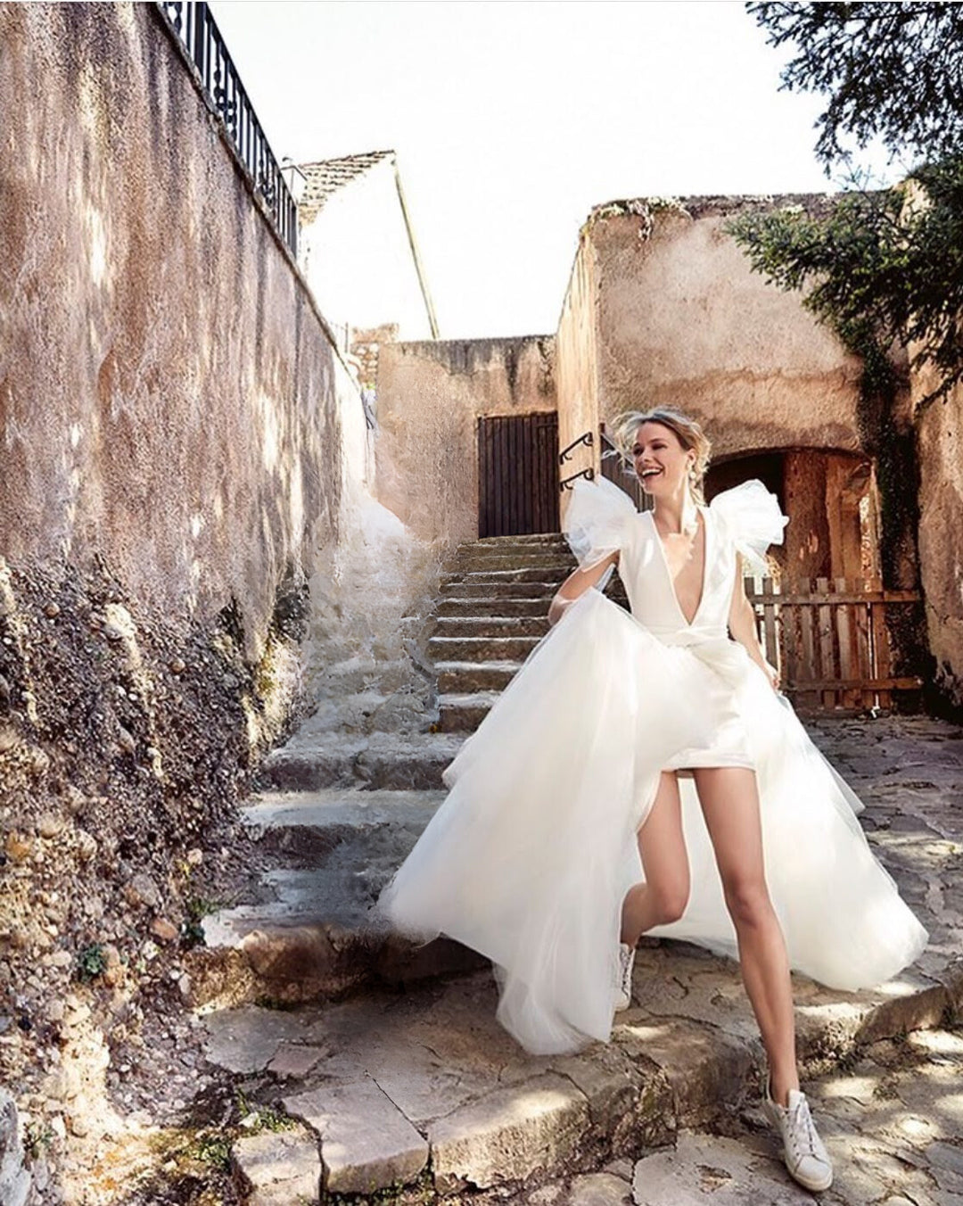 Yolan Crise Rocio Vestido sample sale wedding dress front view