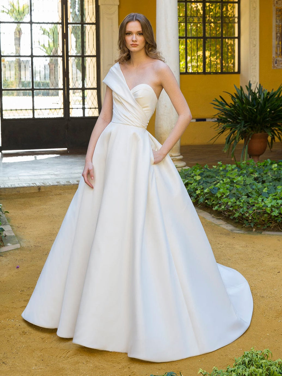 Blue by Enzoani Wedding Dress Blue by Enzoani: Peggy