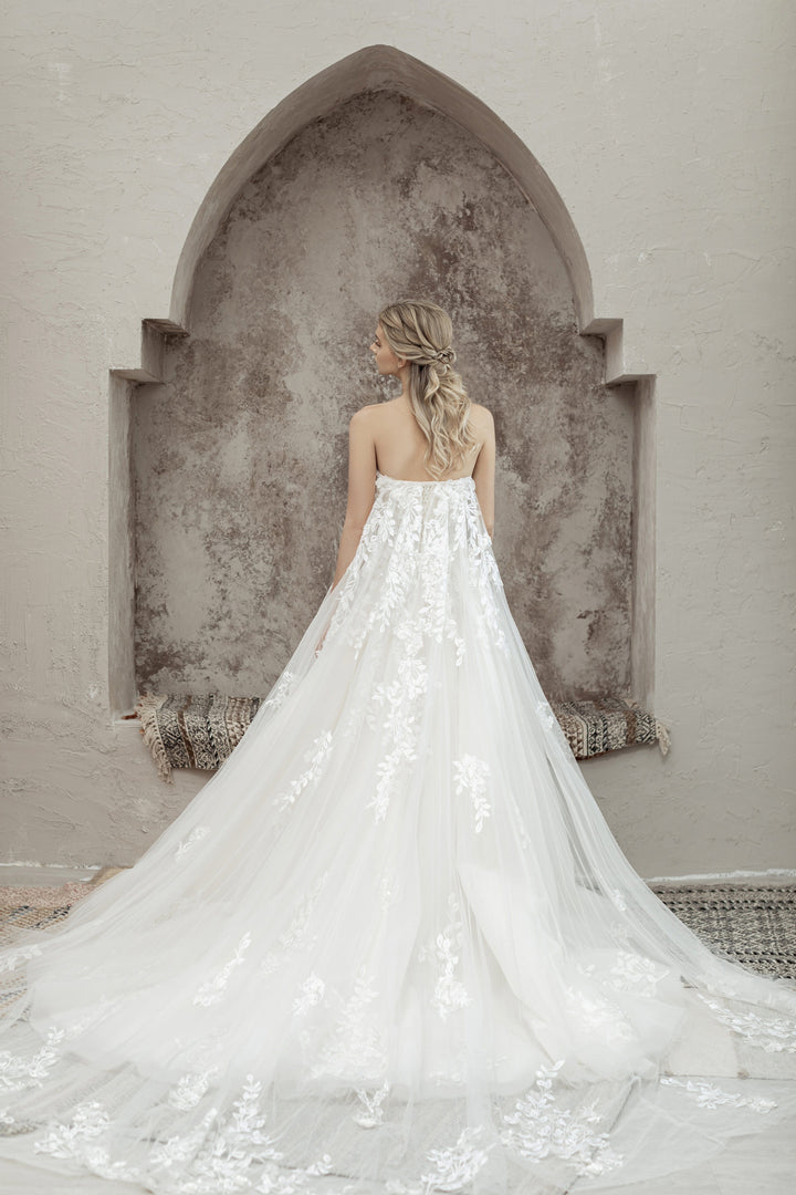 Magnolia Couture Wedding Dress Magnolia Couture: Astrantia