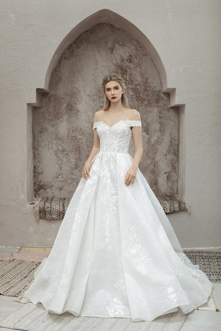 Magnolia Couture Wedding Dress Magnolia Couture: Gardenia