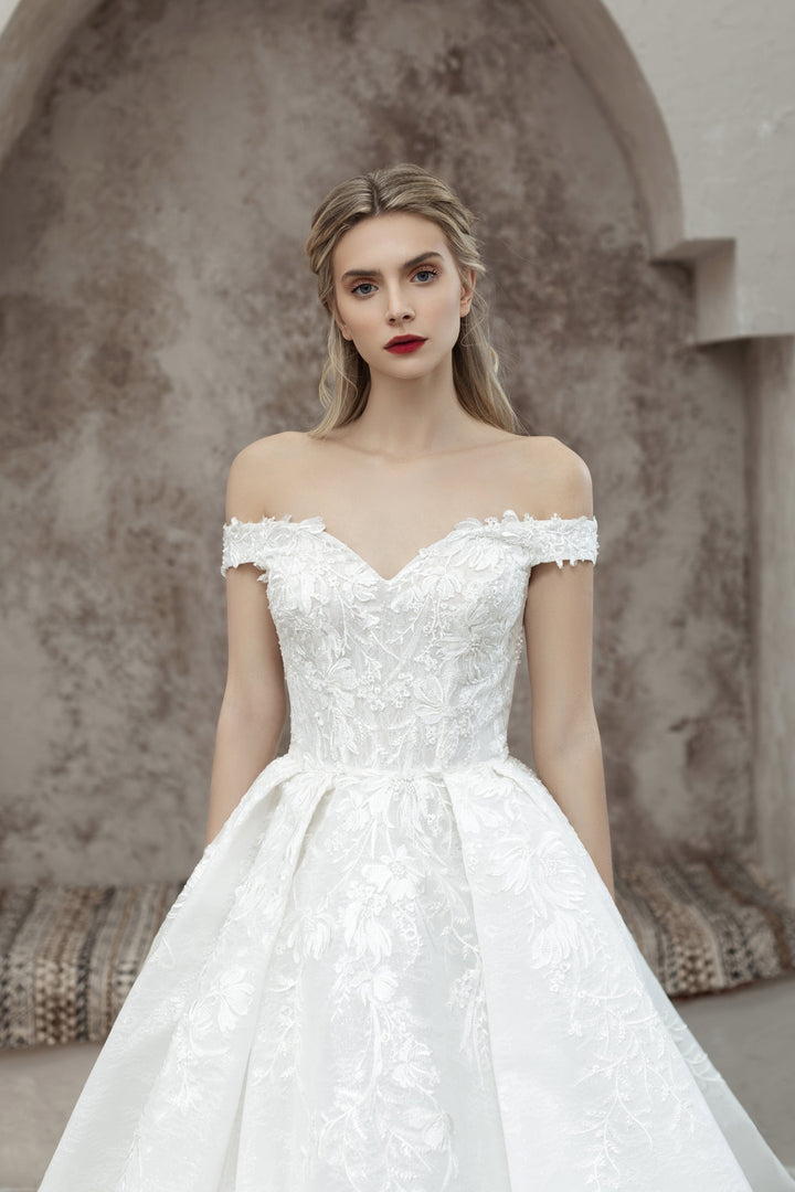 Magnolia Couture Wedding Dress Magnolia Couture: Gardenia