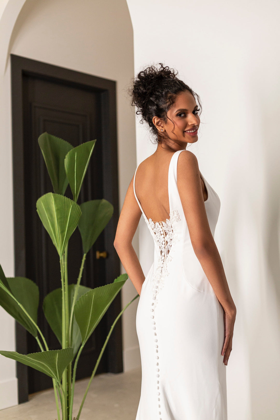 Magnolia Tulip sample sale fitted wedding dress with v-neck and low back details view