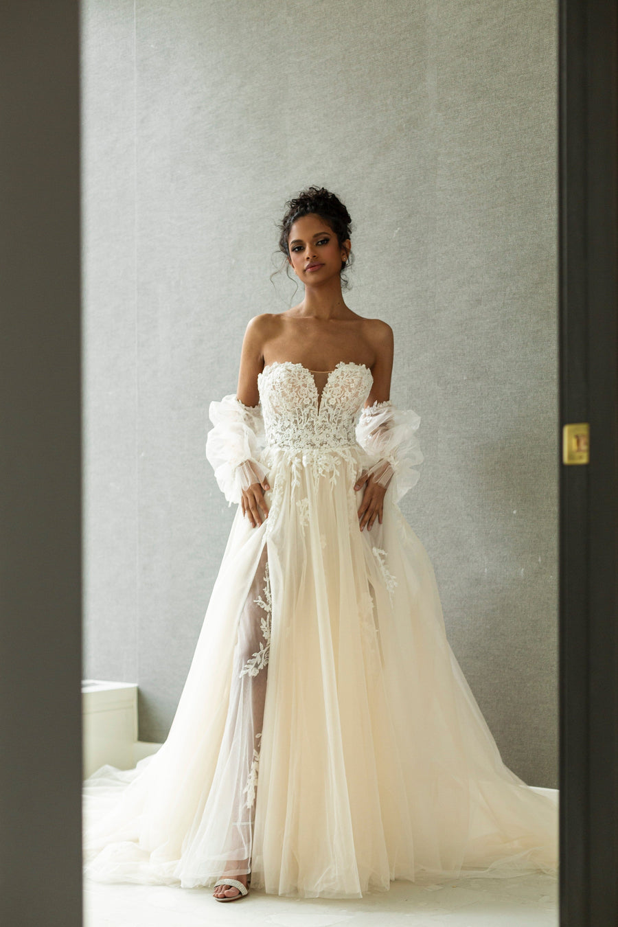 Magnolia Wedding Dress Magnolia: THUNBERGIA