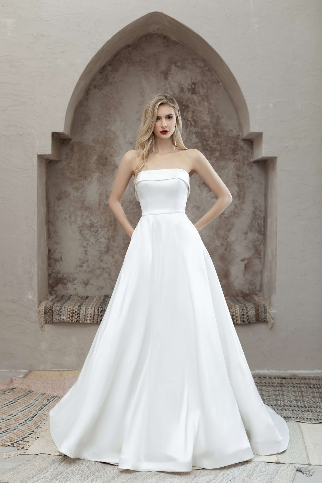 Magnolia Wedding Dress Magnolia White: Anemone Sample Sale