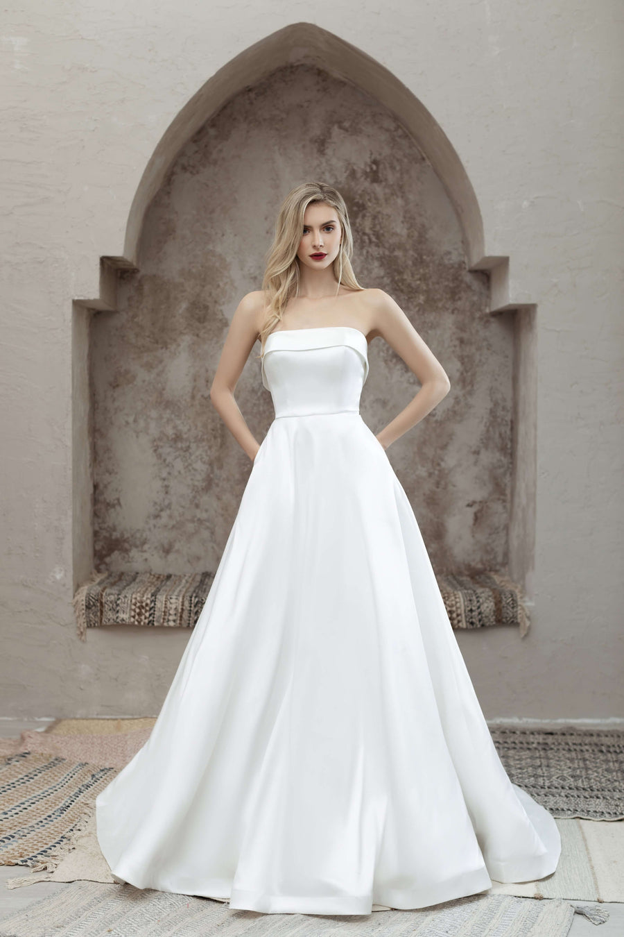 Magnolia Wedding Dress Magnolia White: Anemone Sample Sale