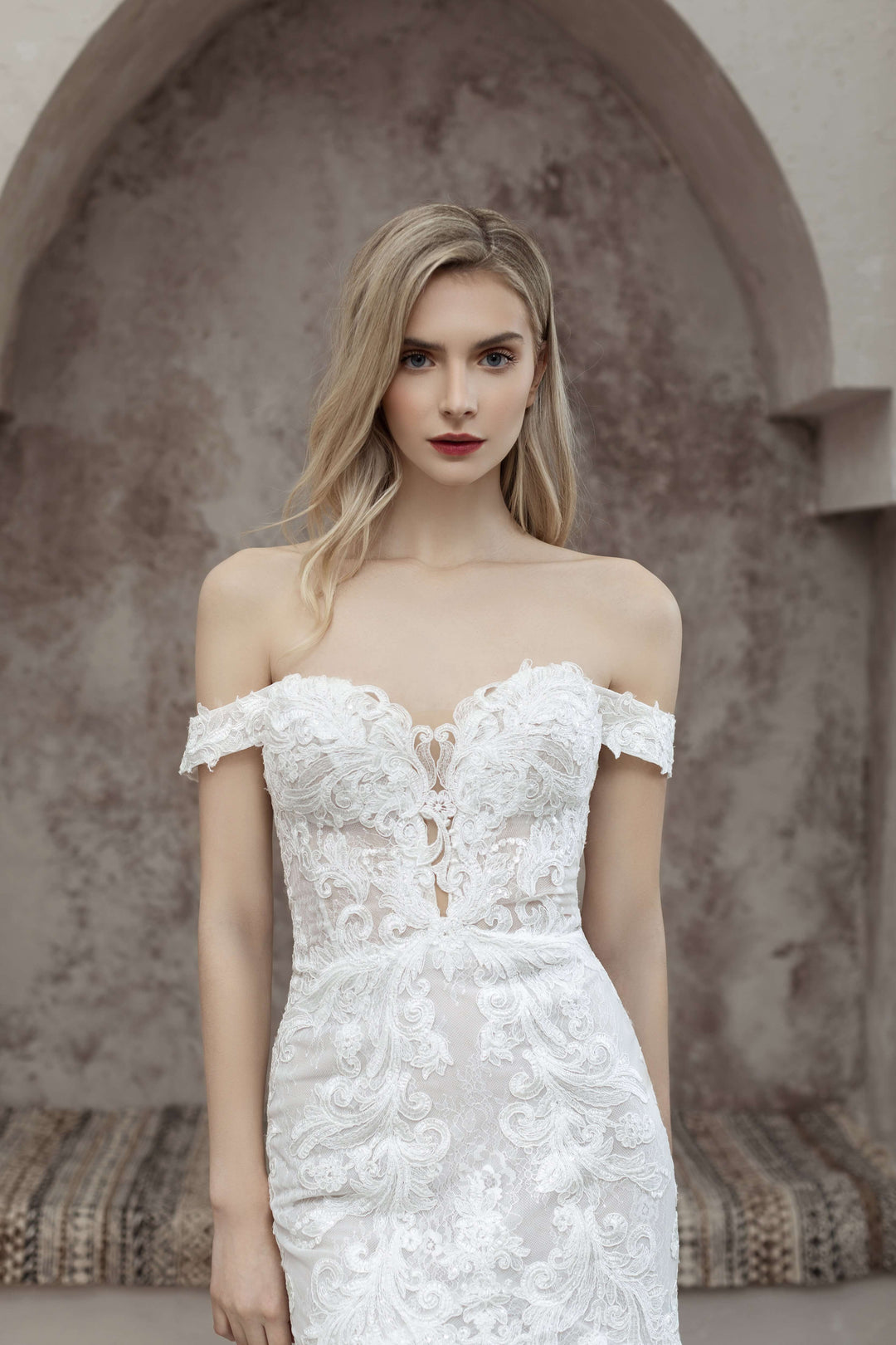 Magnolia White Aubreita sample sale lace wedding dress front details view