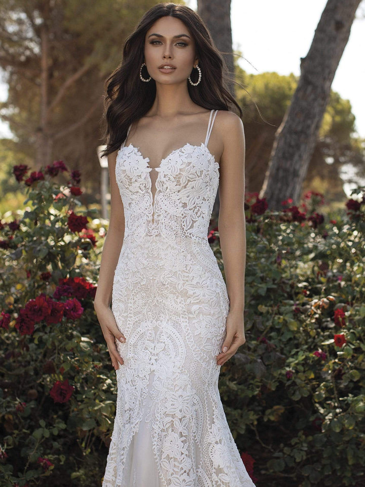Pronovias Floriana sample sale lace wedding dress with spaghetti straps and sweetheart neckline front details view