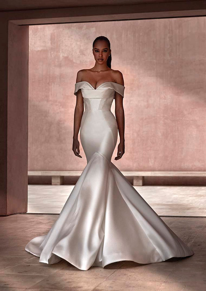 Pronovias Wedding Dress Pronovias: Avonia