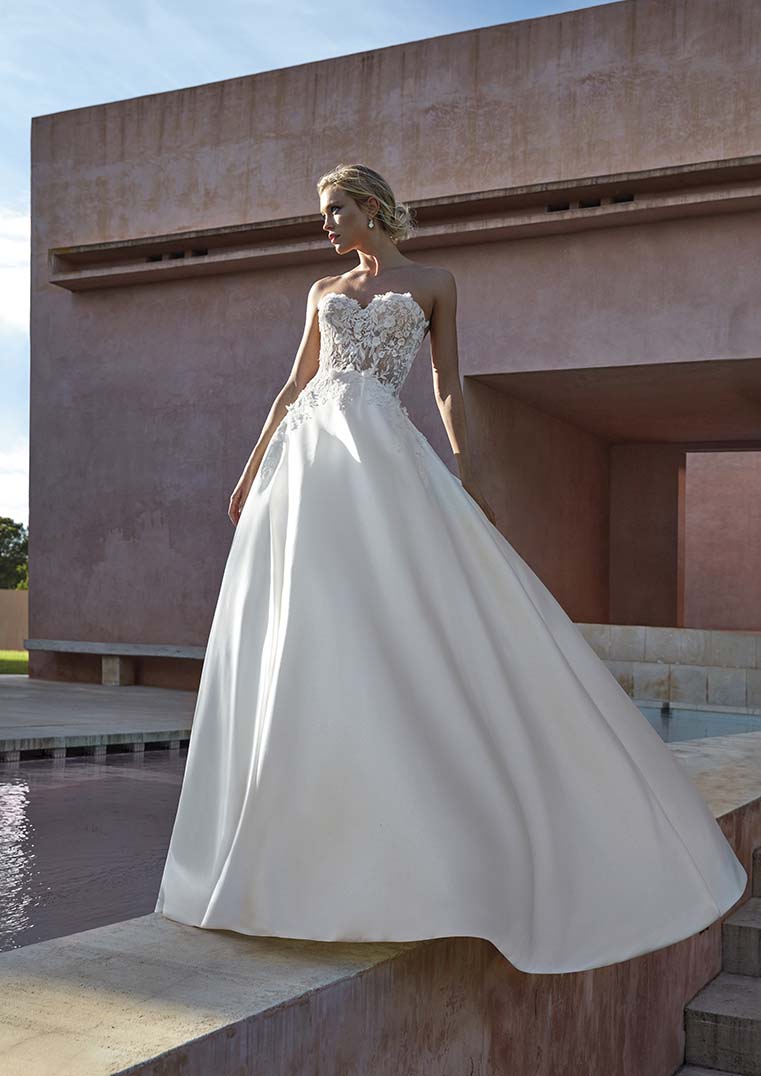 Pronovias Wedding Dress Pronovias: Floridia