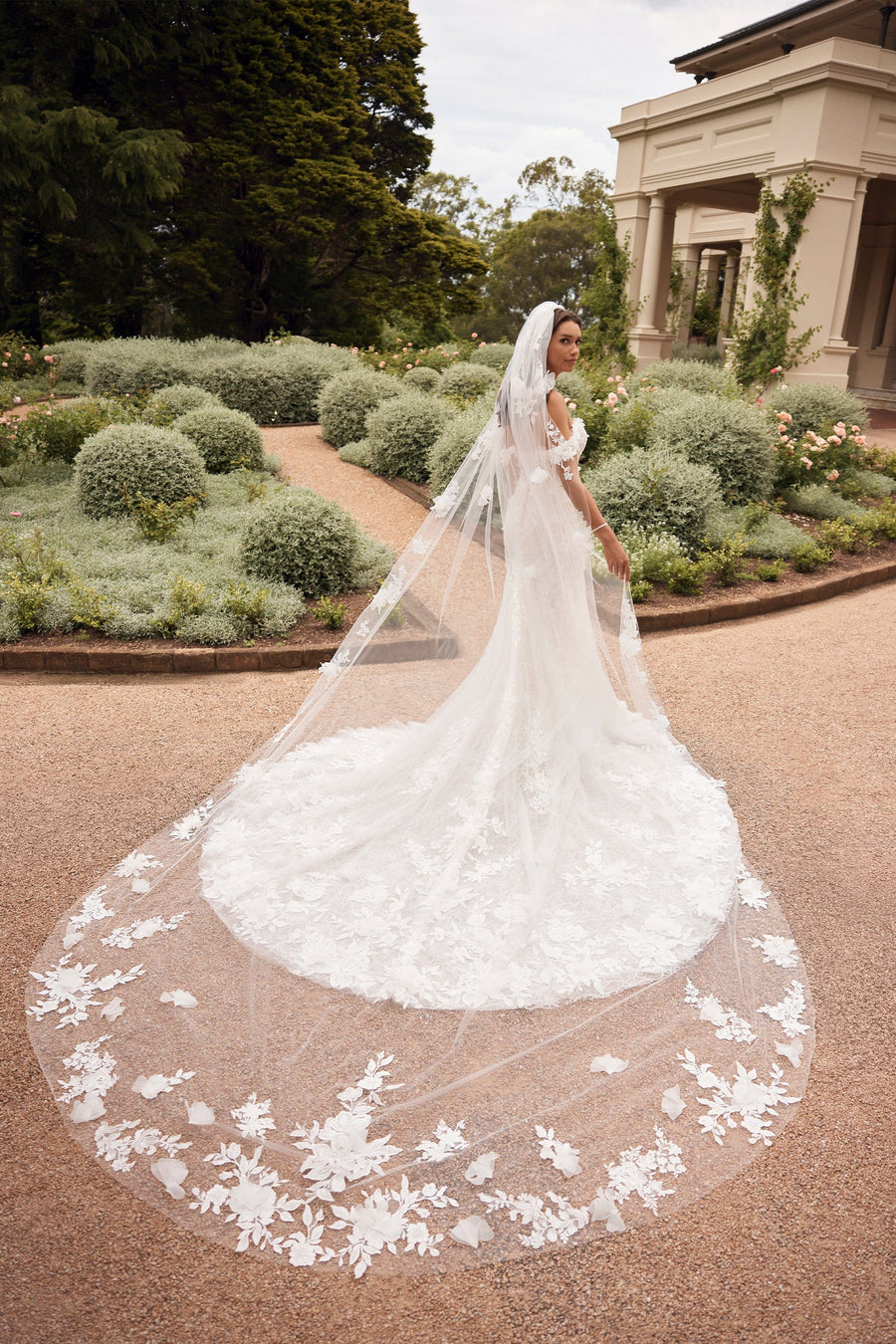 Sophia Tolli Wedding Dress Sophia Tolli: ST622VEIL