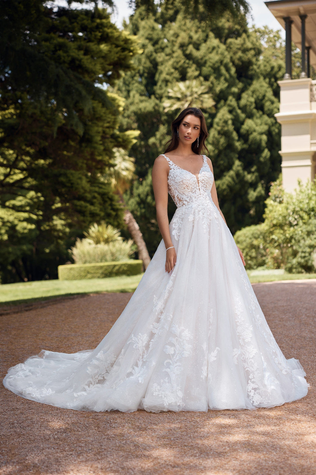 Winter Wonderland Wedding Dresses For Winter Wedding Create A Burgundy Winter Wonderland Wedding Theme FiftyFlowers Winter Wonderland Wedding Dresses For Winter Wedding Create A Burgundy Winter Wonderland Wedding Theme FiftyFlowers