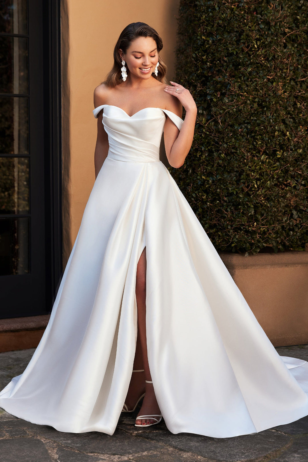 The Shoulder Silk A Line Wedding Dress Classic A-line Off-Shoulder